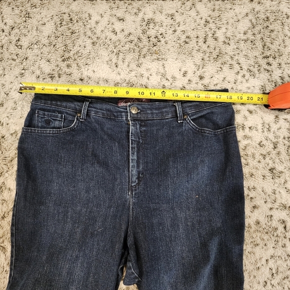 Gloria Vanderbilt SZ 18 Amanda Hi Rise Straight Leg 5 Pocket Blue Denim Jeans - Picture 6 of 11